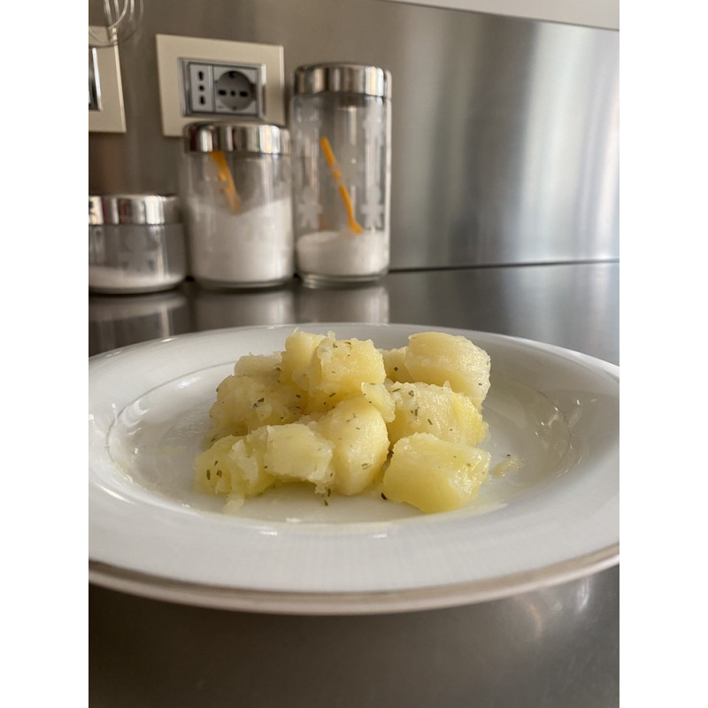 Patate fresche al vapore prezzemolate