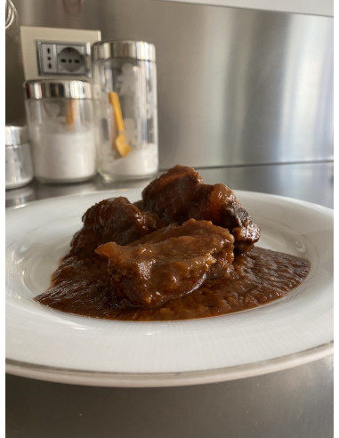 Guanciale di manzo brasato al vino rosso 250 g. (Nuova Grammatura)